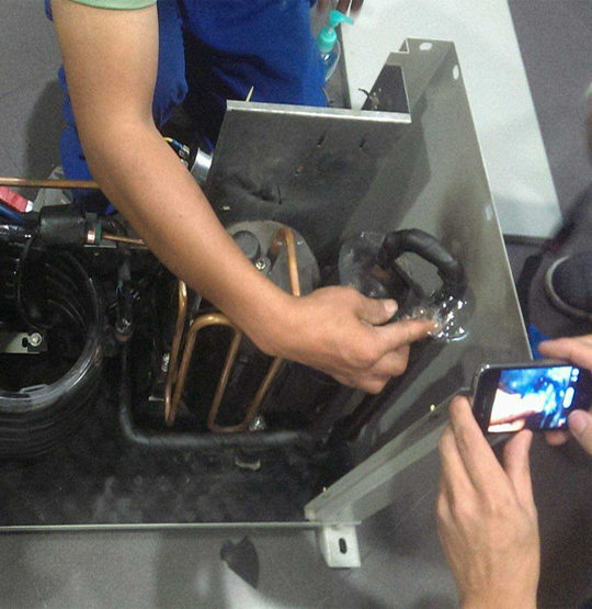 德保维修空调制冷效果差